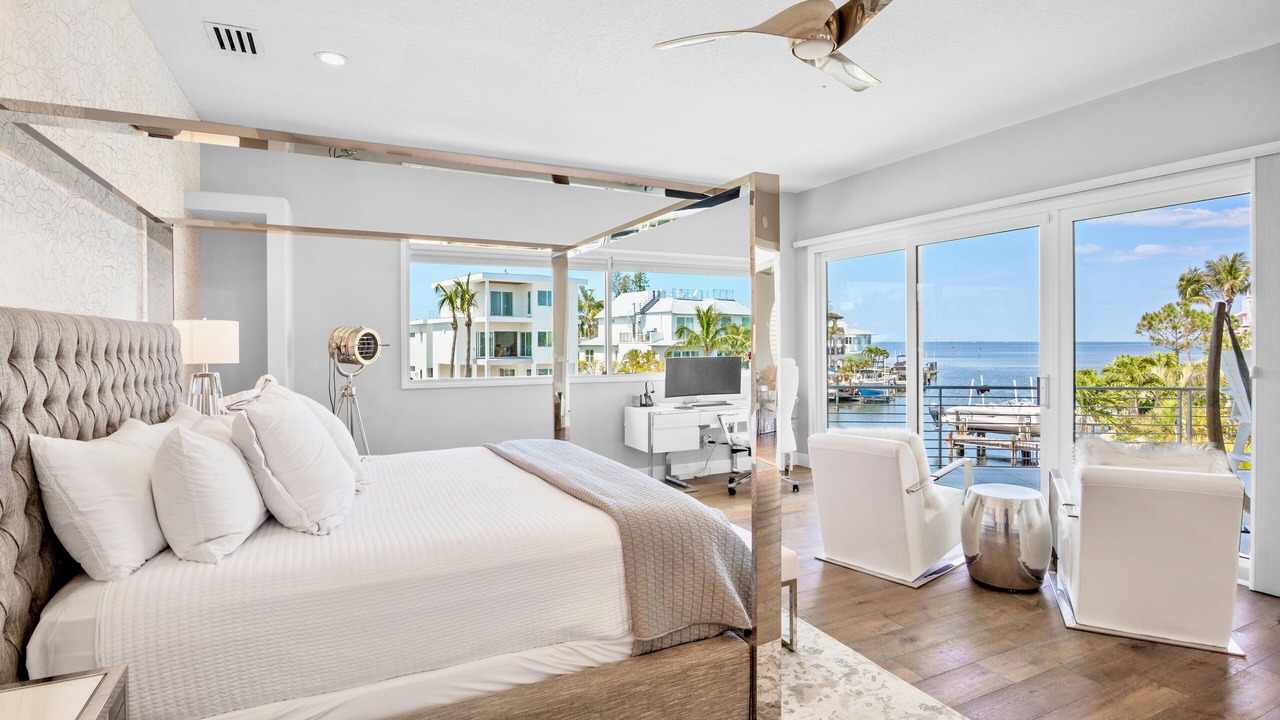 Photo of Bedroom in Holmes Beach