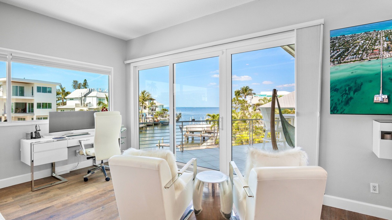 Photo of Livingroom in Holmes Beach