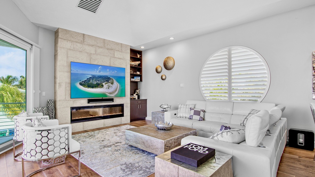 Photo of Livingroom in Holmes Beach