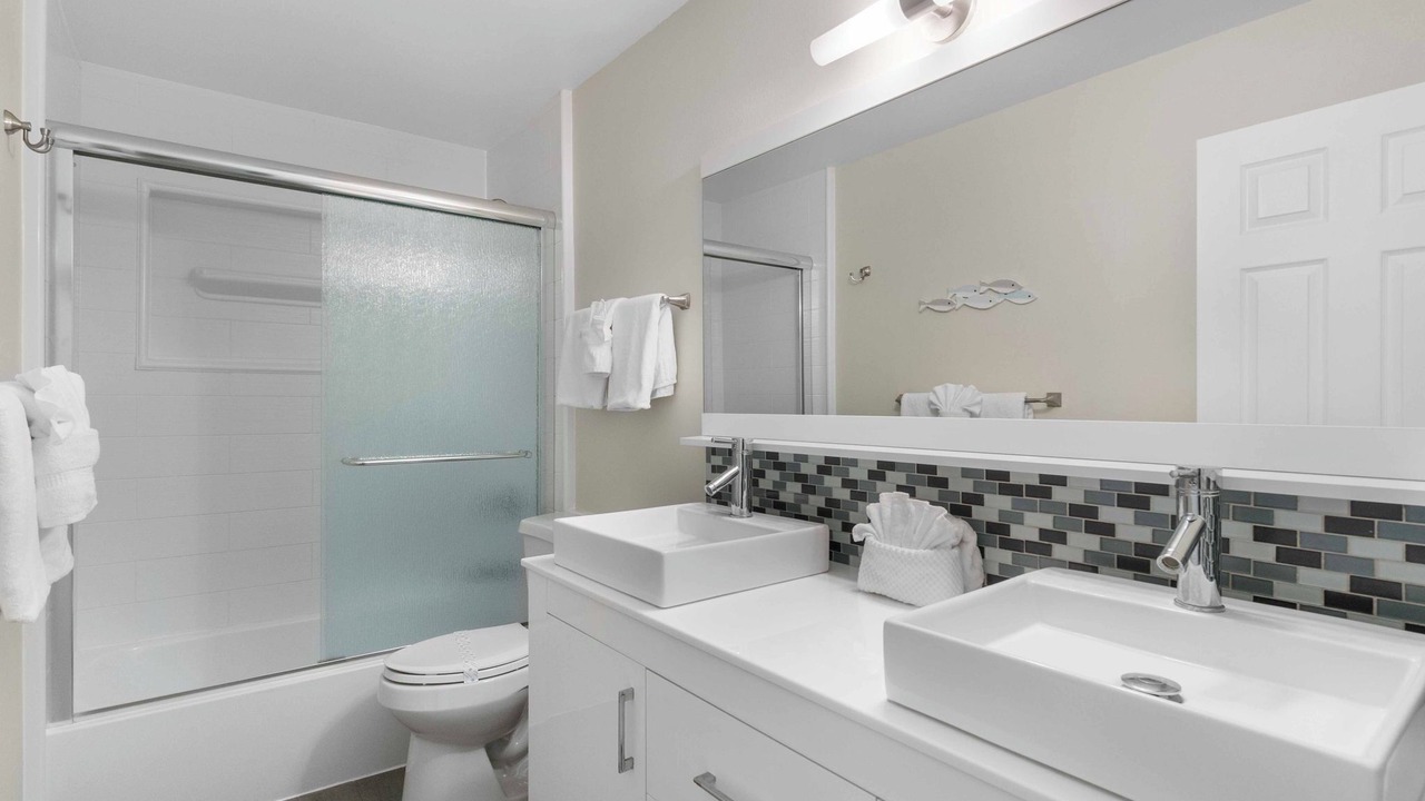 Photo of Bathroom in Indian Beach Sapphire Shores