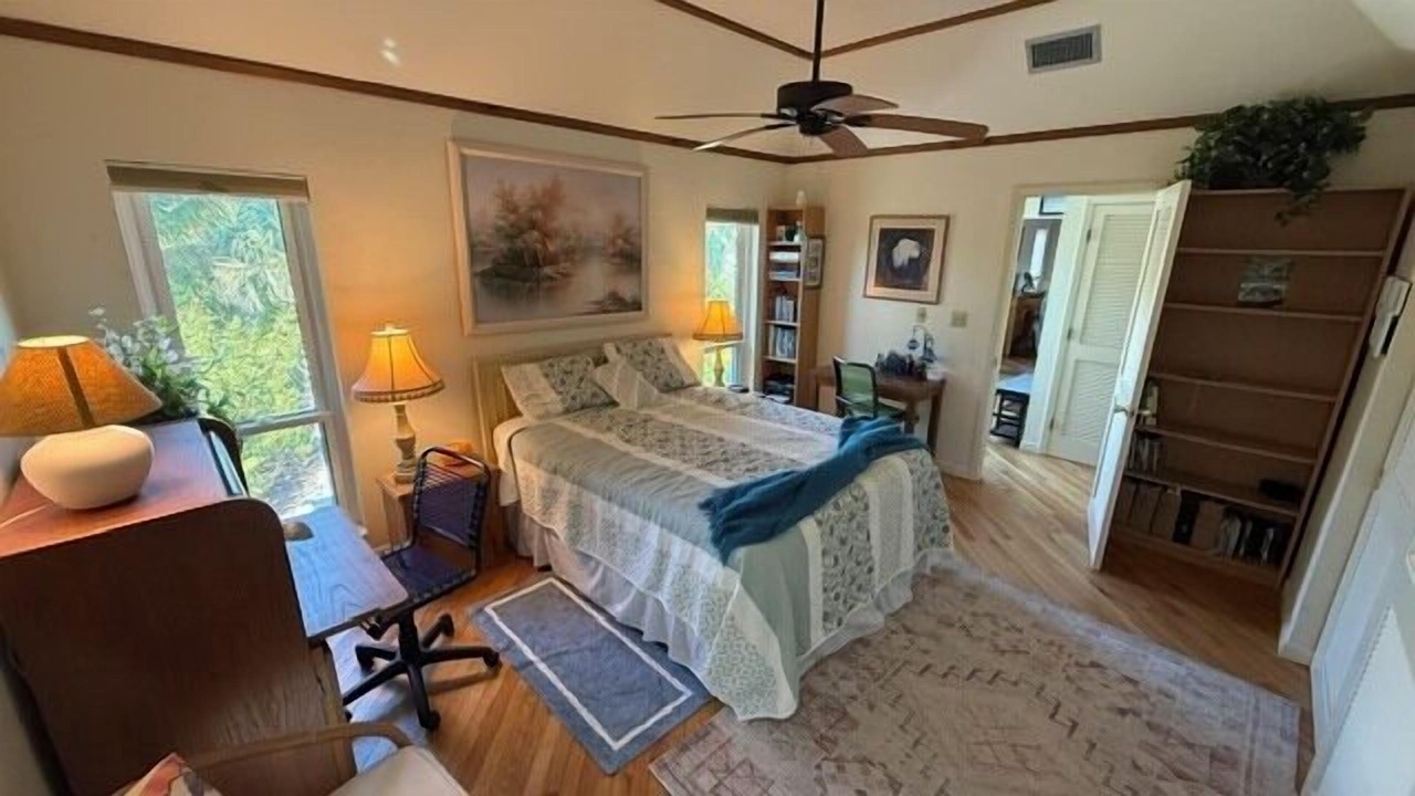Photo of Bedroom in Gulf Pines