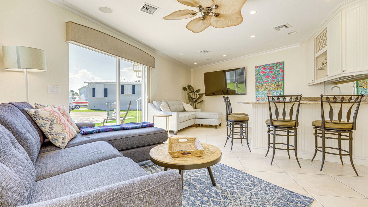 Photo of Livingroom in Nettles Island