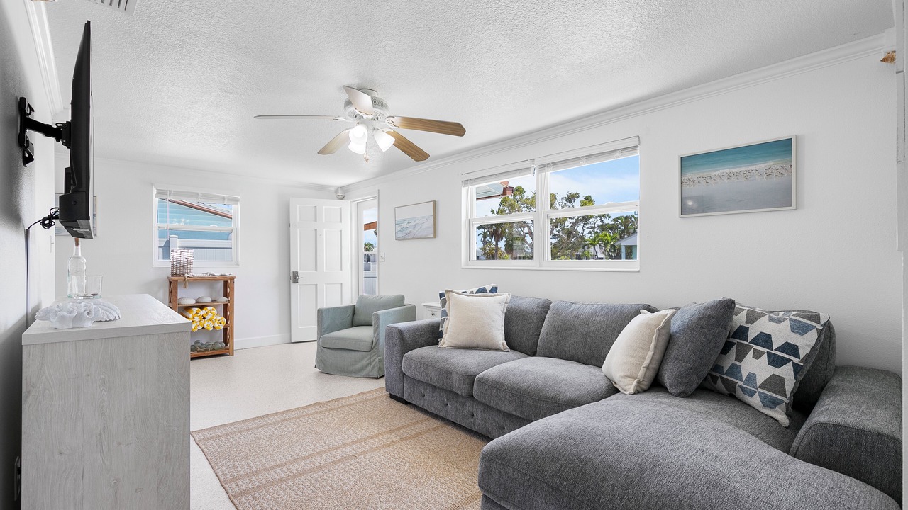 Photo of Livingroom in Holmes Beach
