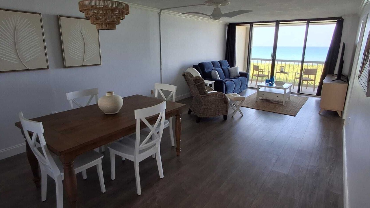 Photo of Livingroom in Beach Club Colony