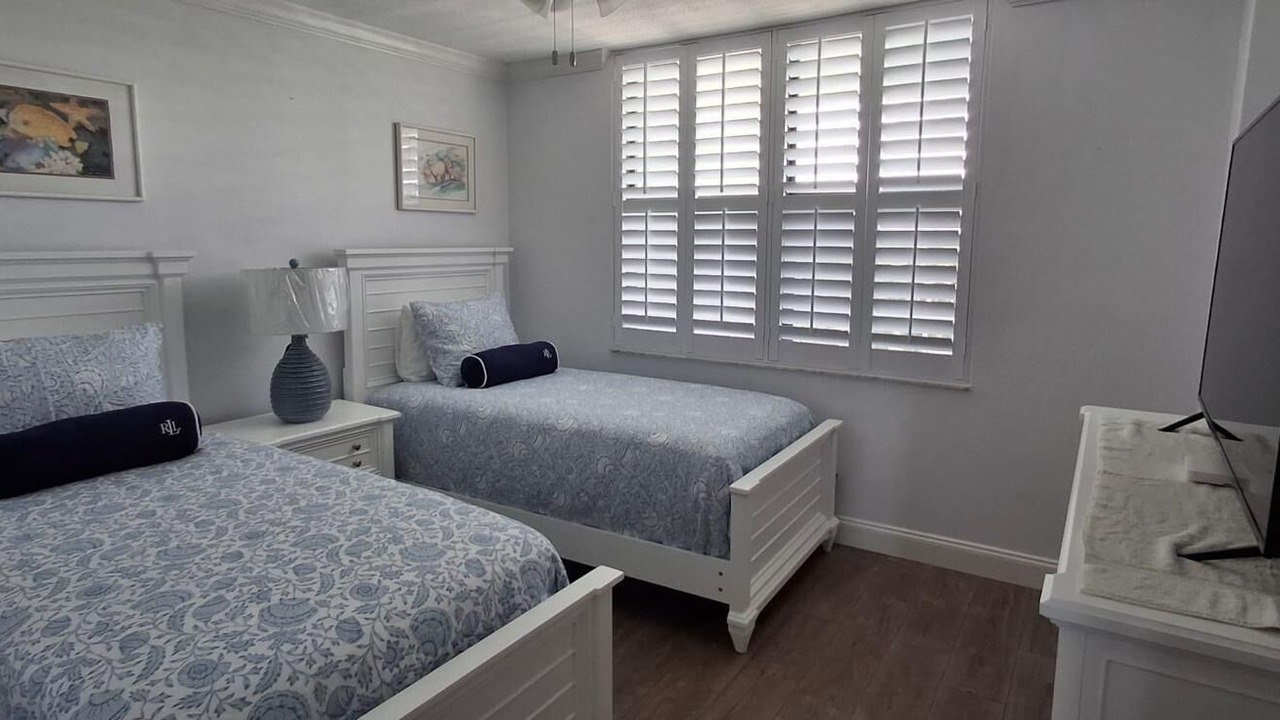 Photo of Bedroom in Beach Club Colony