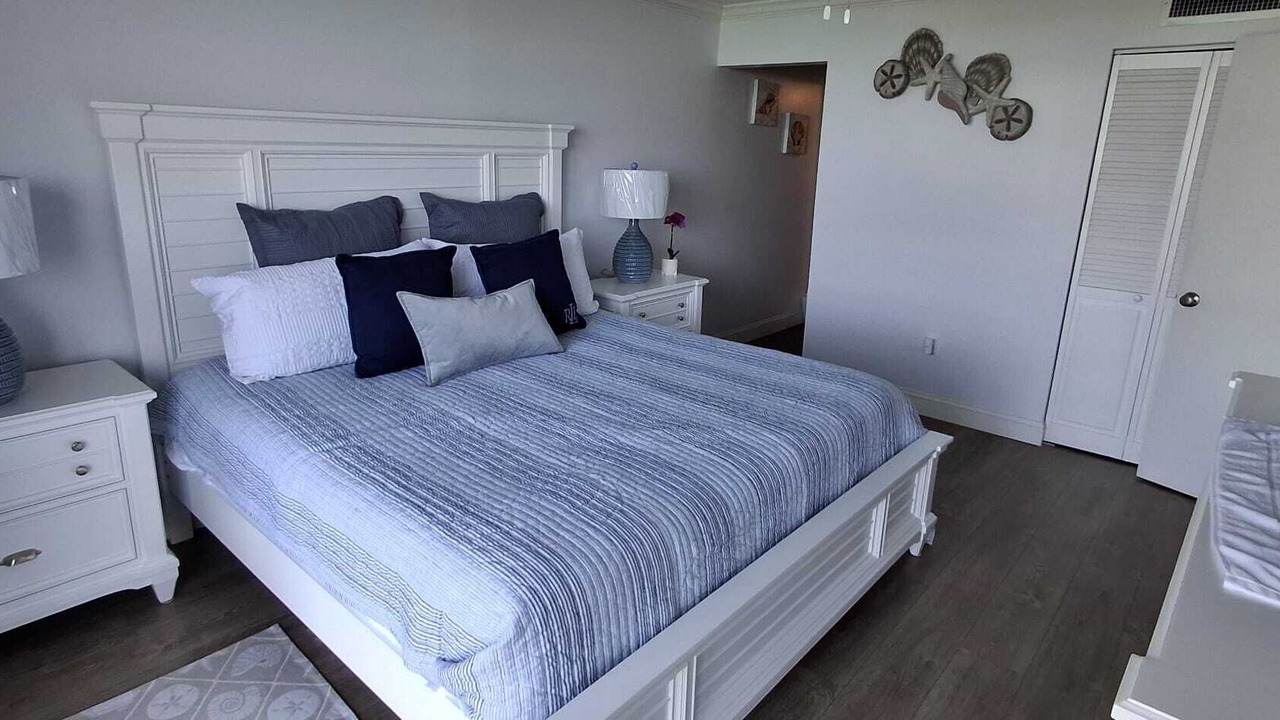 Photo of Bedroom in Beach Club Colony