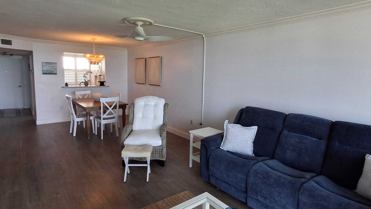 Photo of Livingroom in Beach Club Colony