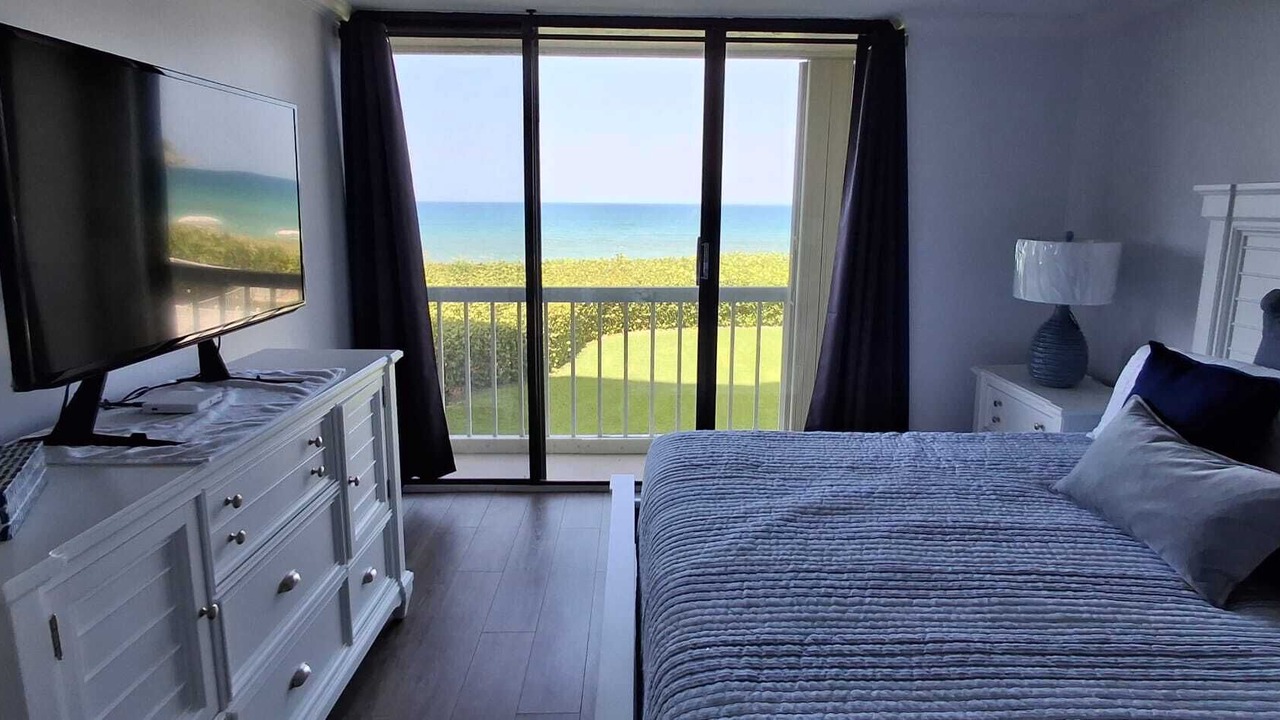 Photo of Bedroom in Beach Club Colony