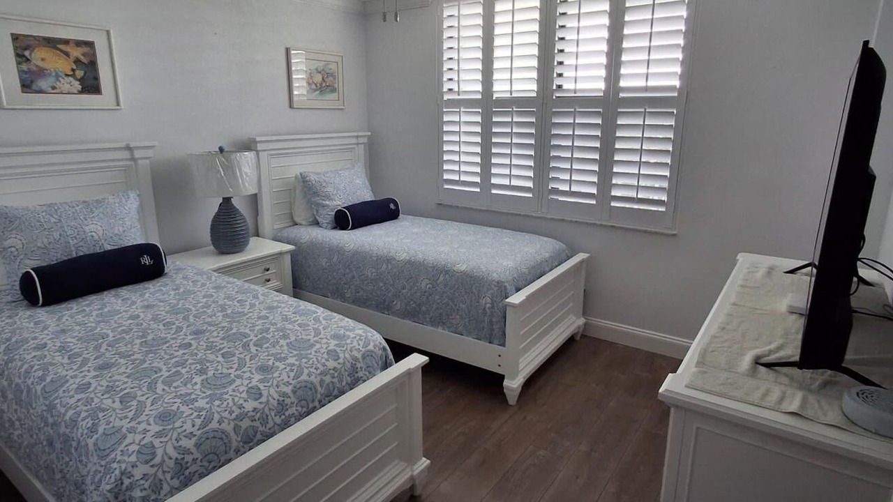 Photo of Bedroom in Beach Club Colony