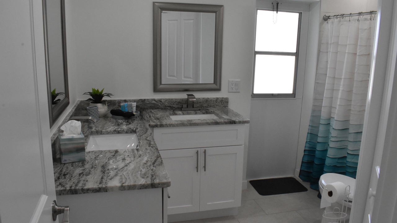Photo of Bathroom in Caloosahatchee