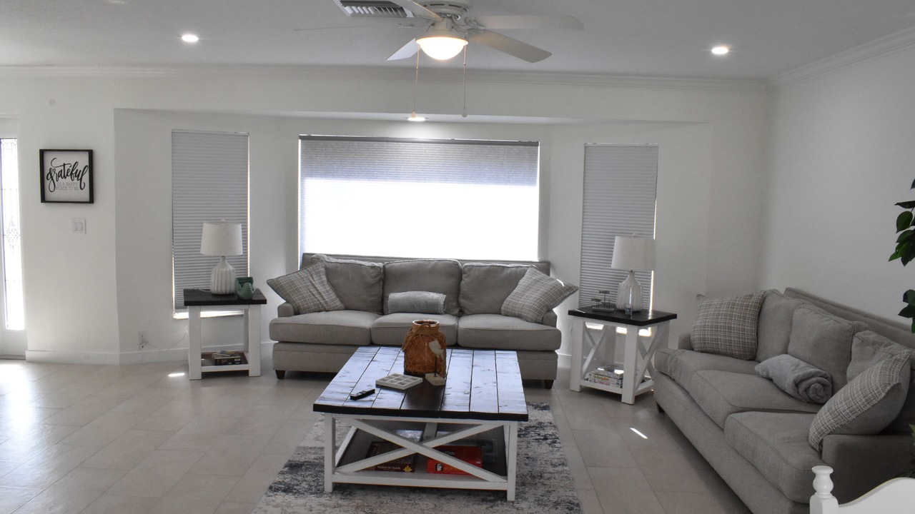 Photo of Livingroom in Caloosahatchee