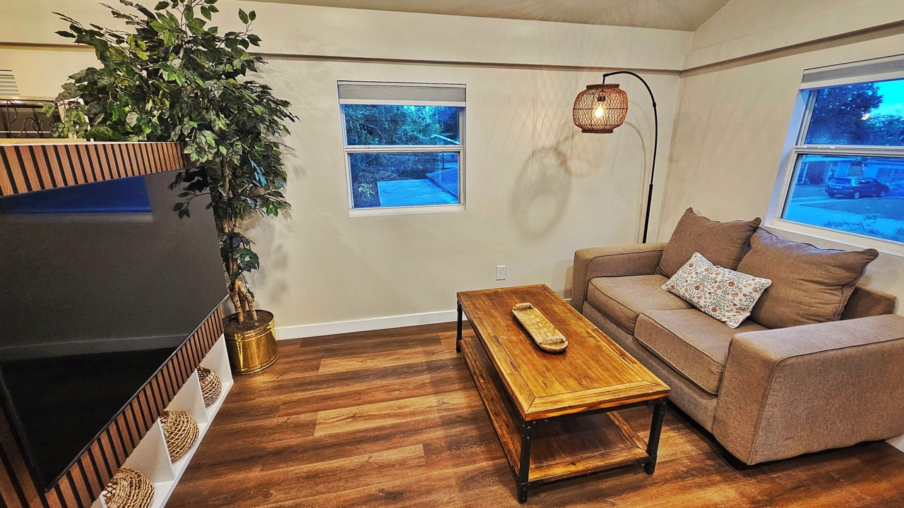 Photo of Livingroom in Meadowlawn