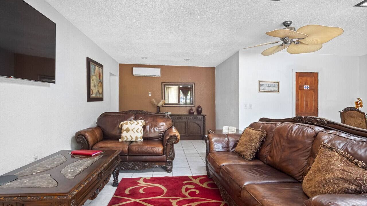 Photo of Livingroom in Durant