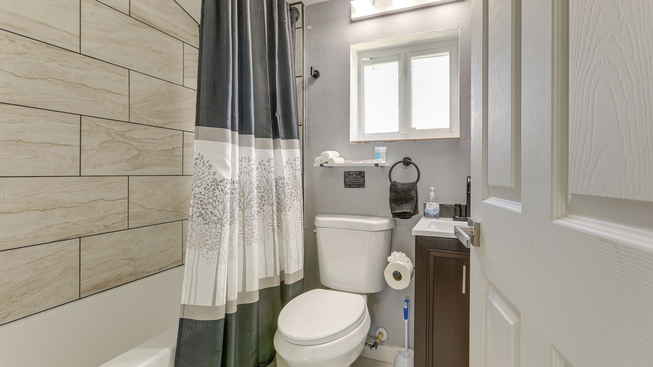 Photo of Bathroom in Echo Lake