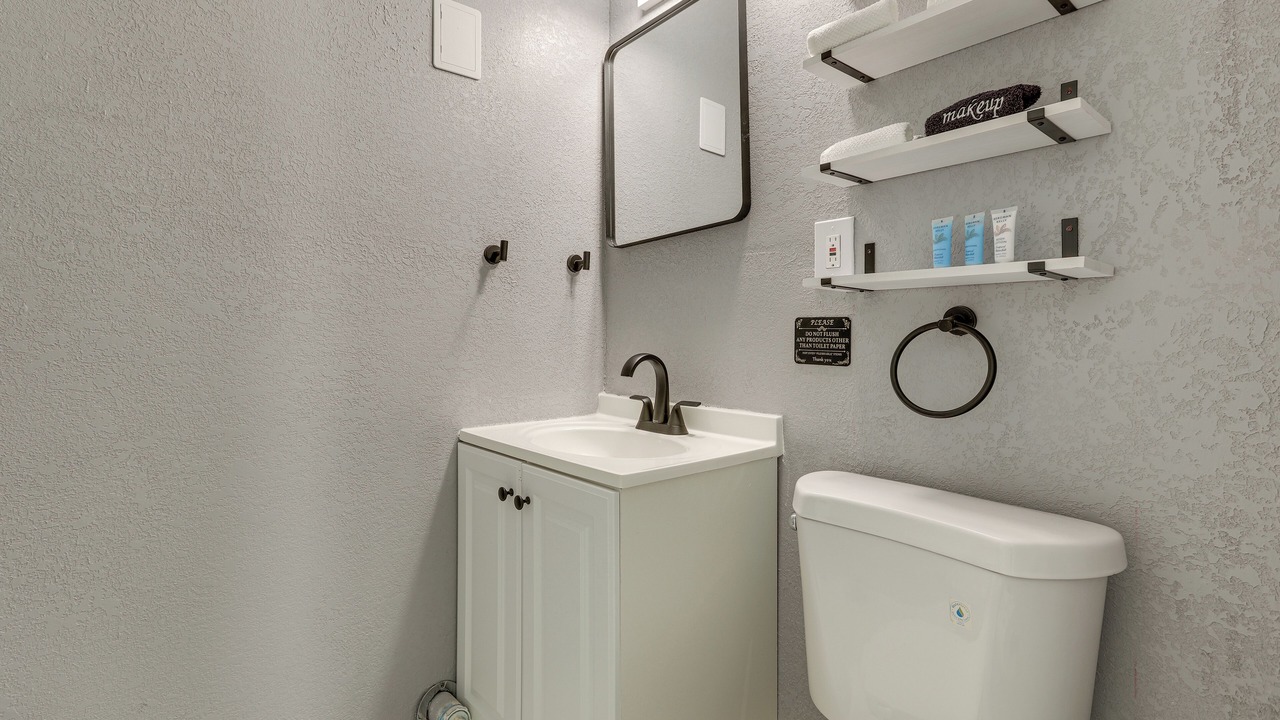 Photo of Bathroom in Echo Lake