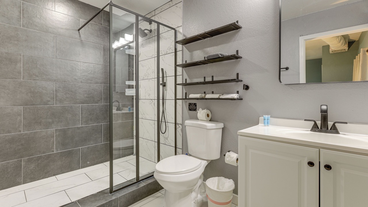 Photo of Bathroom in Echo Lake