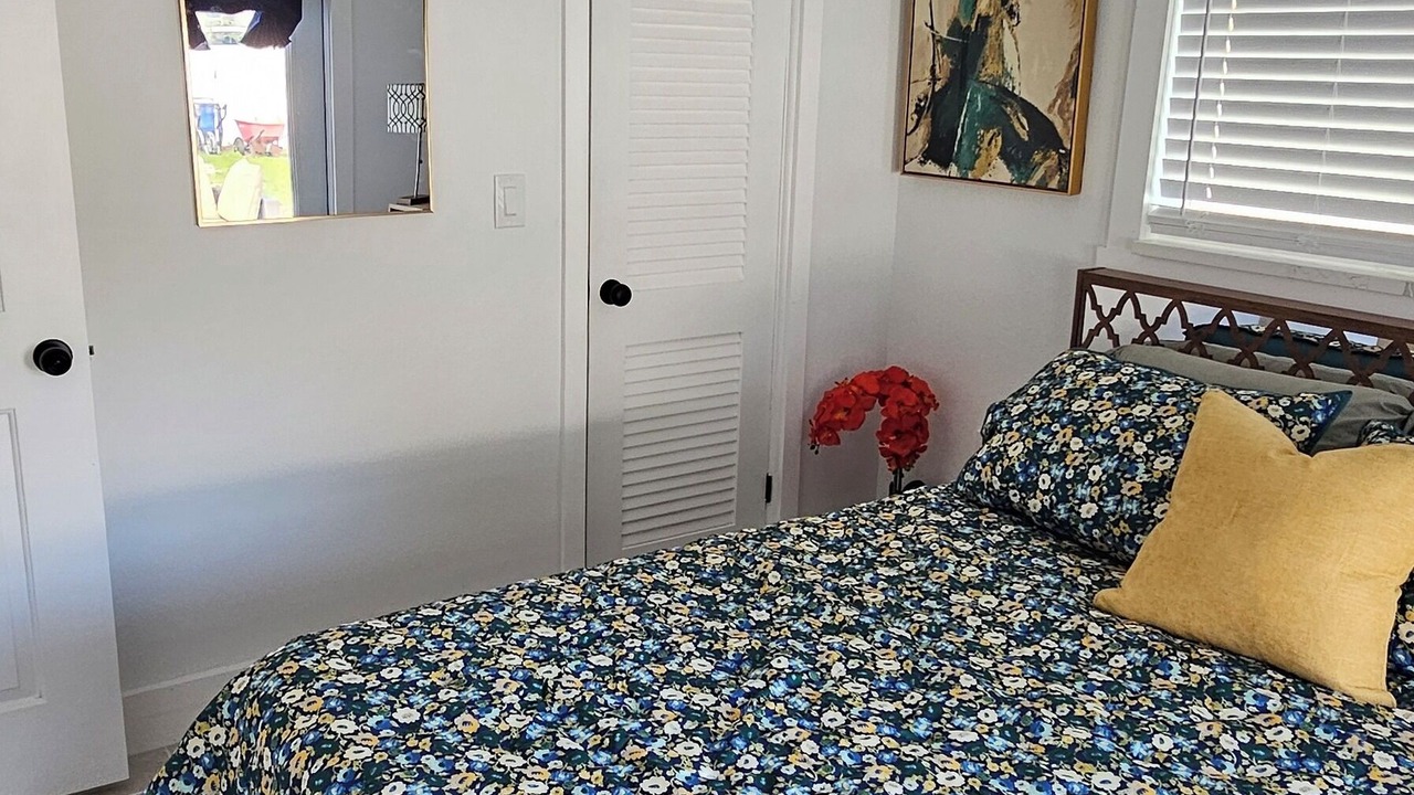 Photo of Bedroom in Village of the Arts