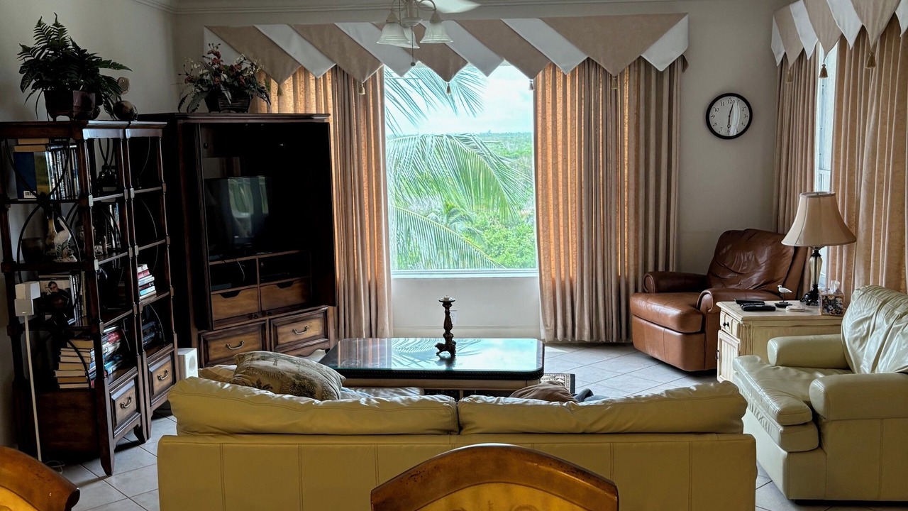 Photo of Livingroom in Tropical Cove