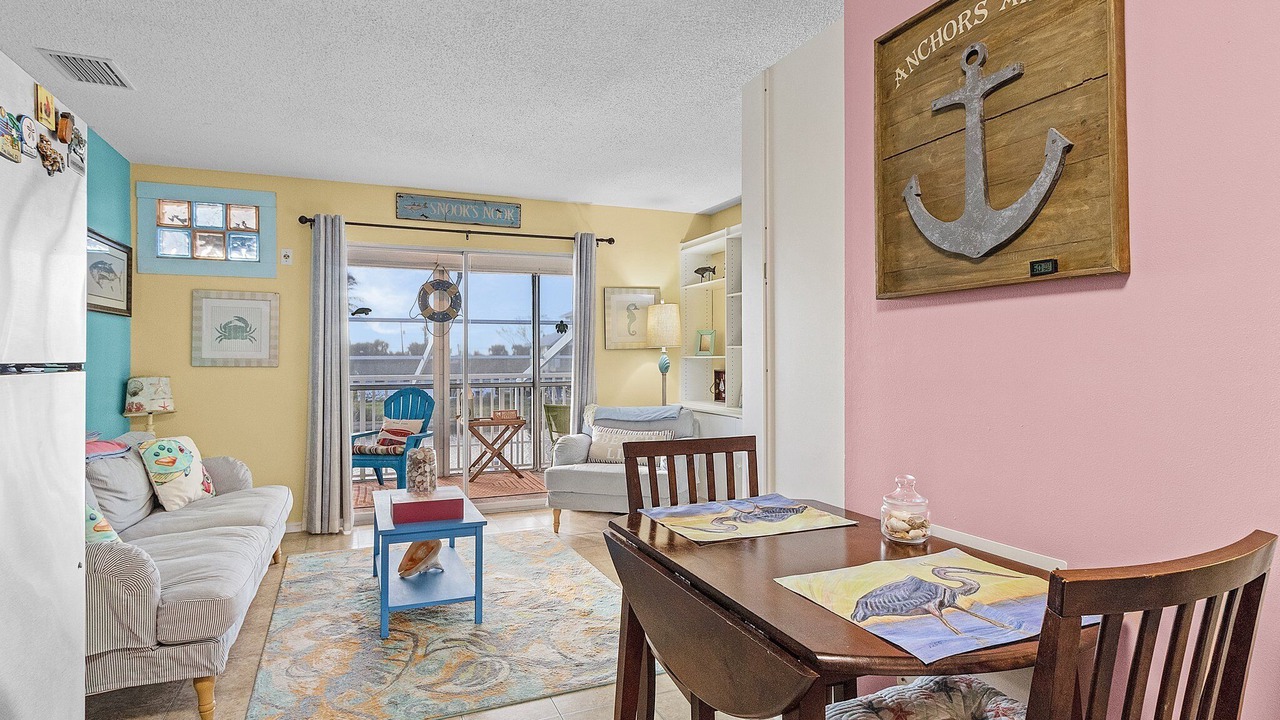 Photo of Livingroom in Saint James City
