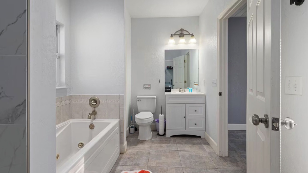 Photo of Bathroom in Auburndale