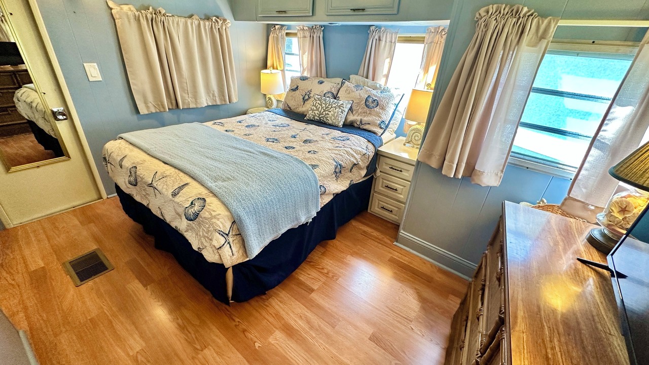 Photo of Bedroom in Nettles Island