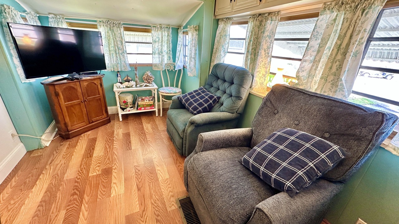 Photo of Livingroom in Nettles Island