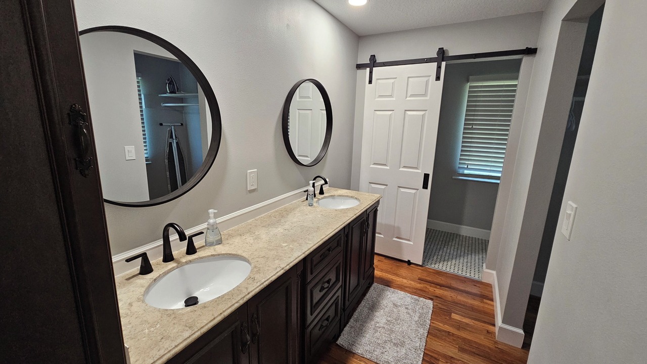 Photo of Bathroom in June Park