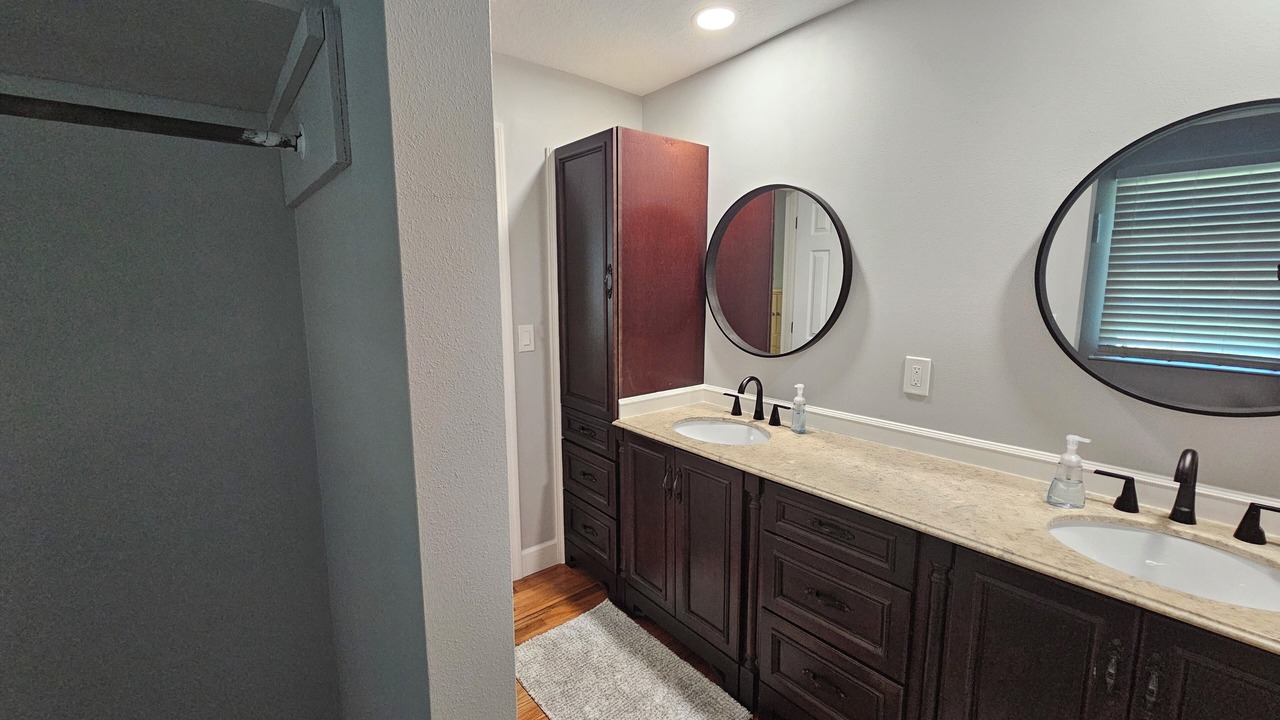 Photo of Bathroom in June Park