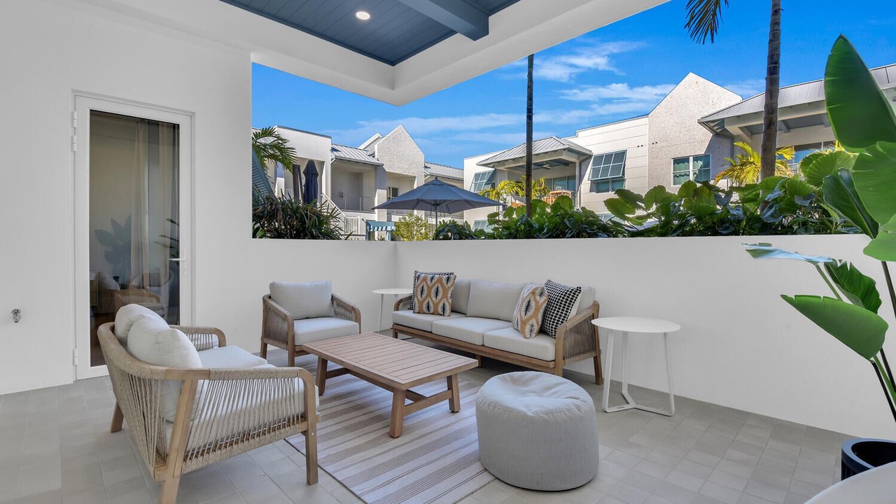 Photo of Patio Balcony in Old Naples