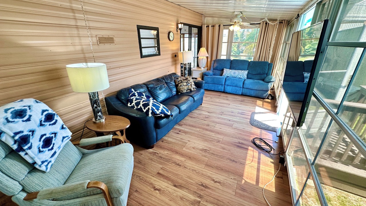 Photo of Livingroom in Nettles Island