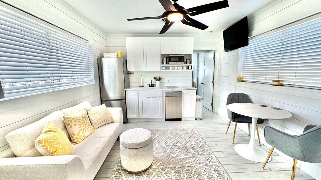 Photo of Livingroom in Holmes Beach