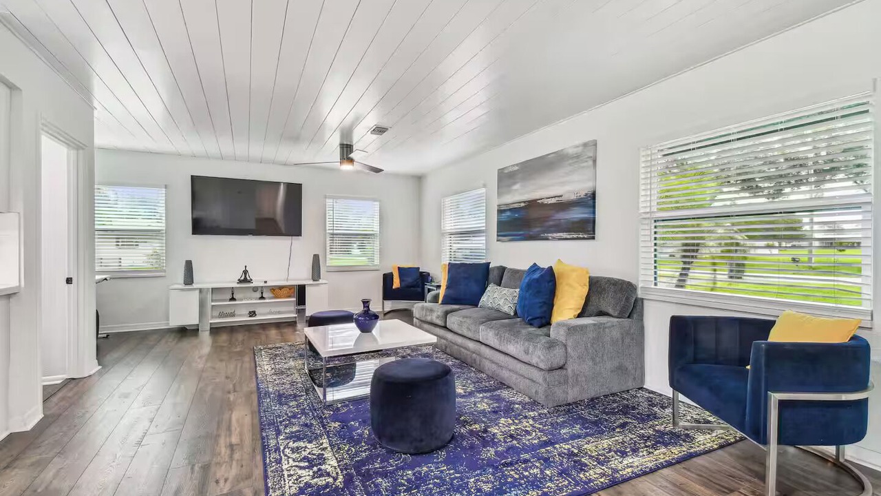 Photo of Livingroom in Wesley Chapel South