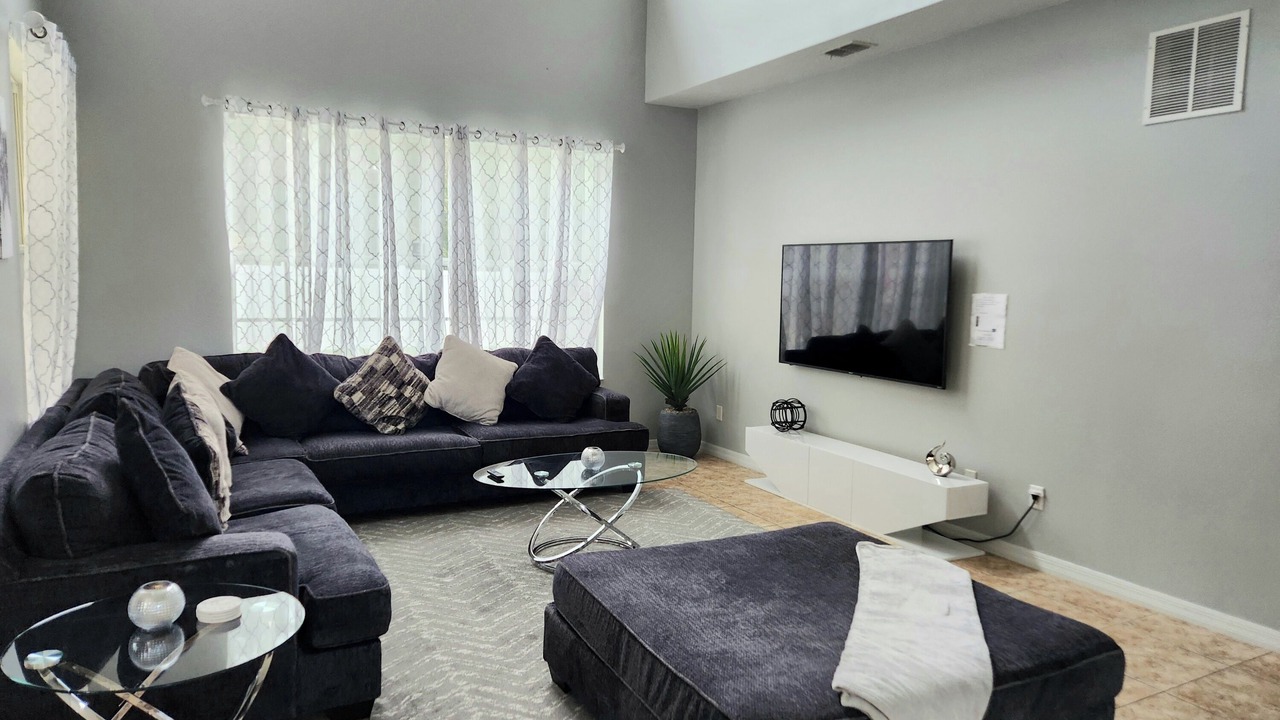 Photo of Livingroom in Crystal Cove