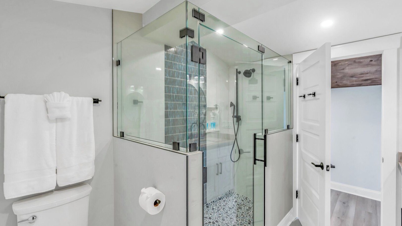 Photo of Bathroom in Marathon