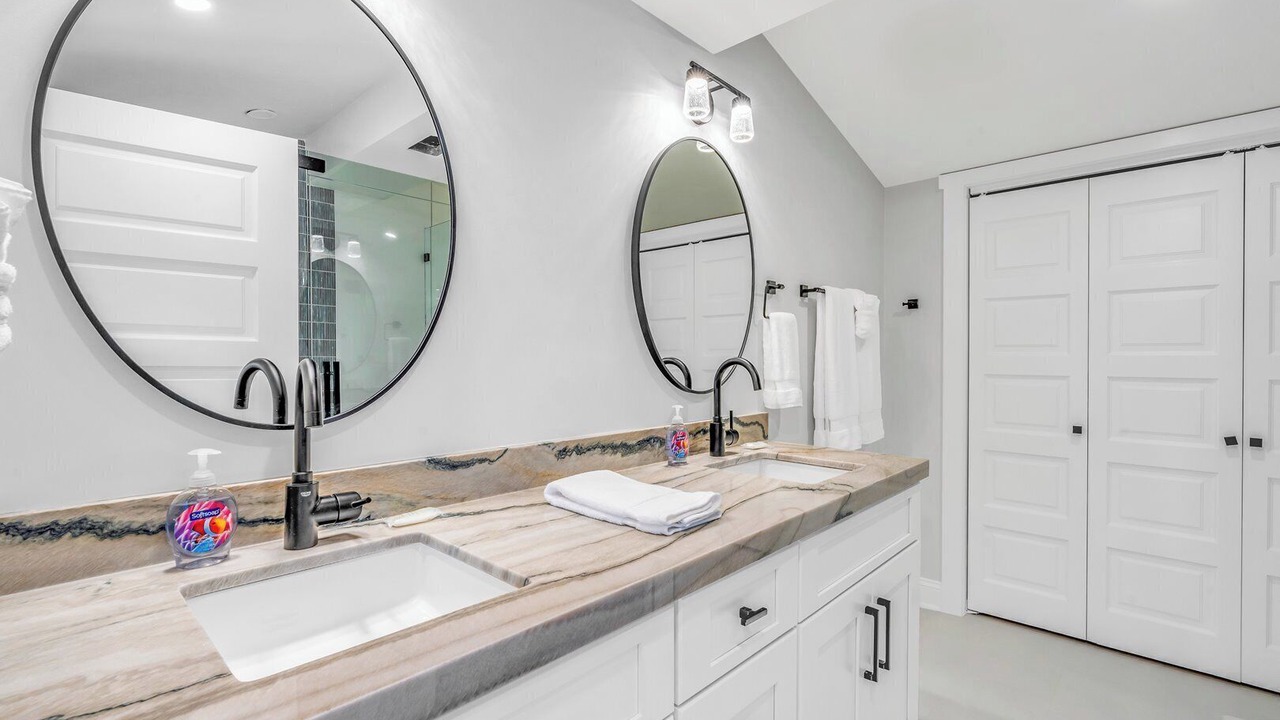 Photo of Bathroom in Marathon