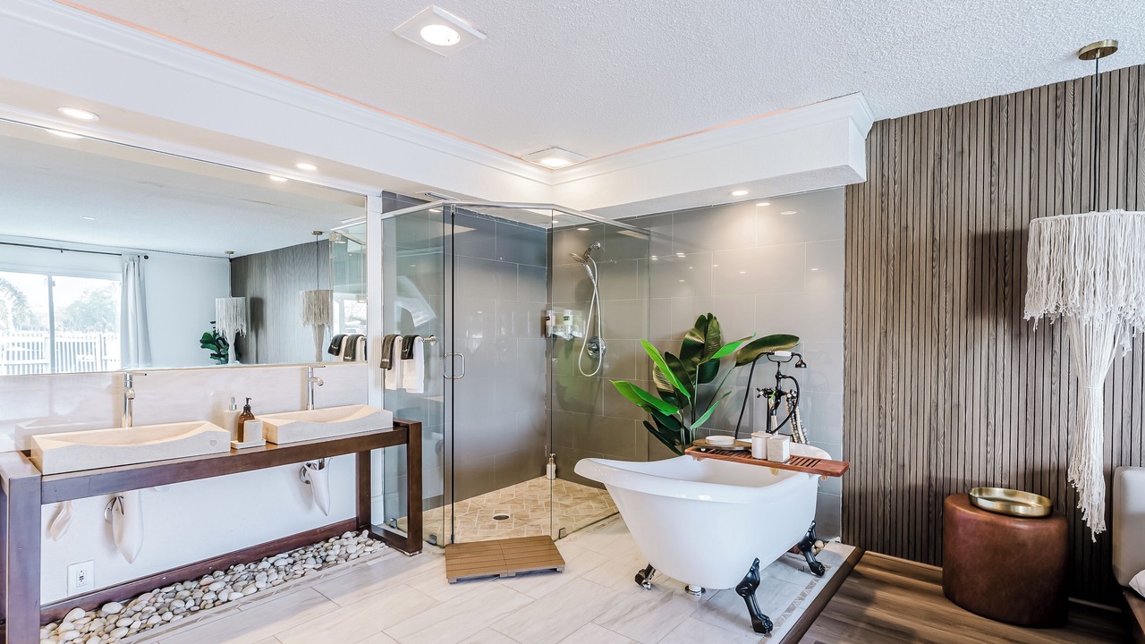 Photo of Bathroom in Hunt Club
