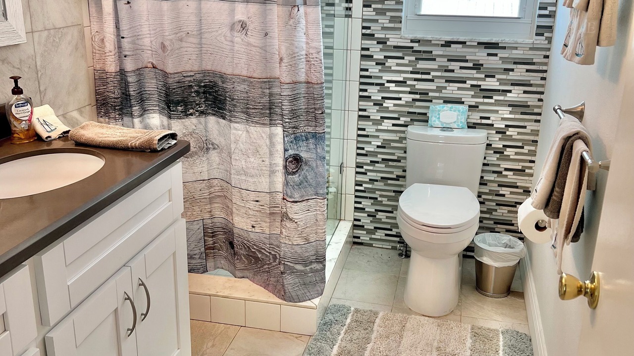 Photo of Bathroom in Islamorada