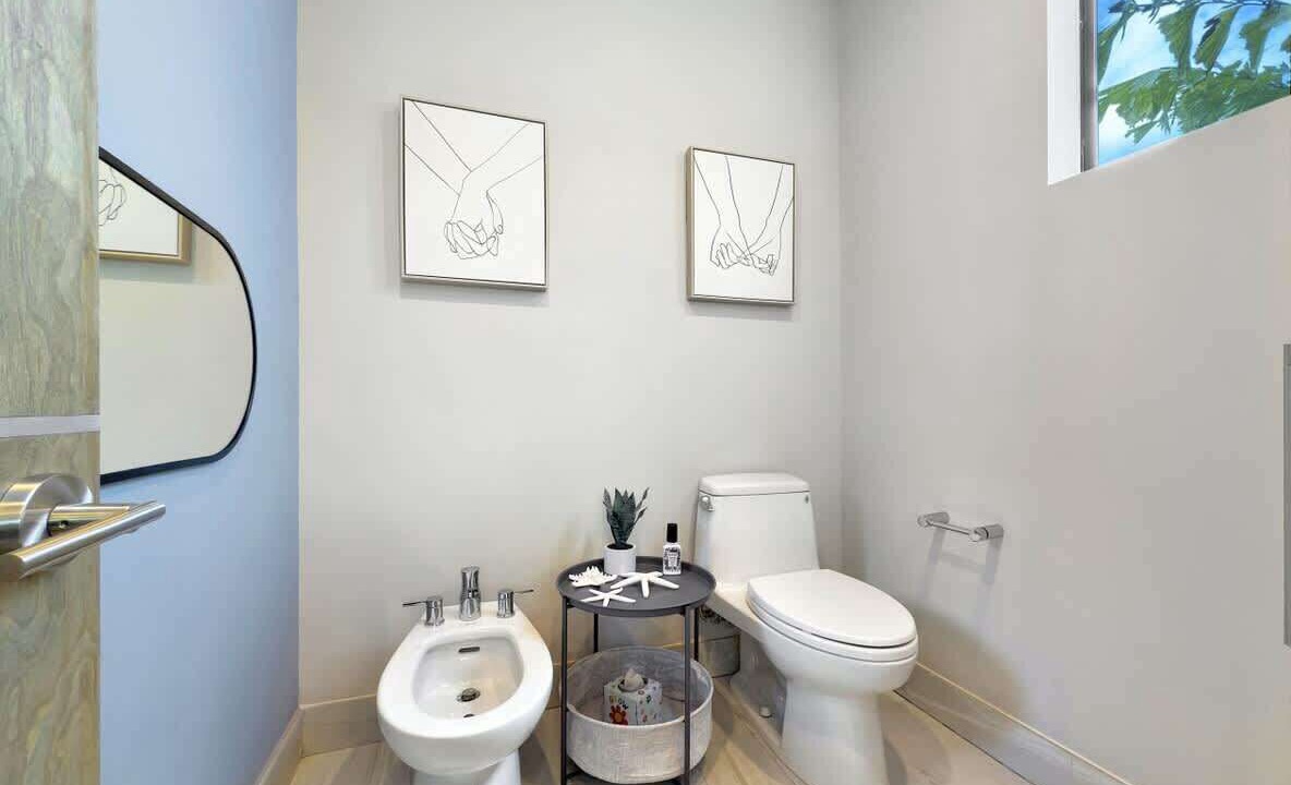 Photo of Bathroom in Coconut Grove