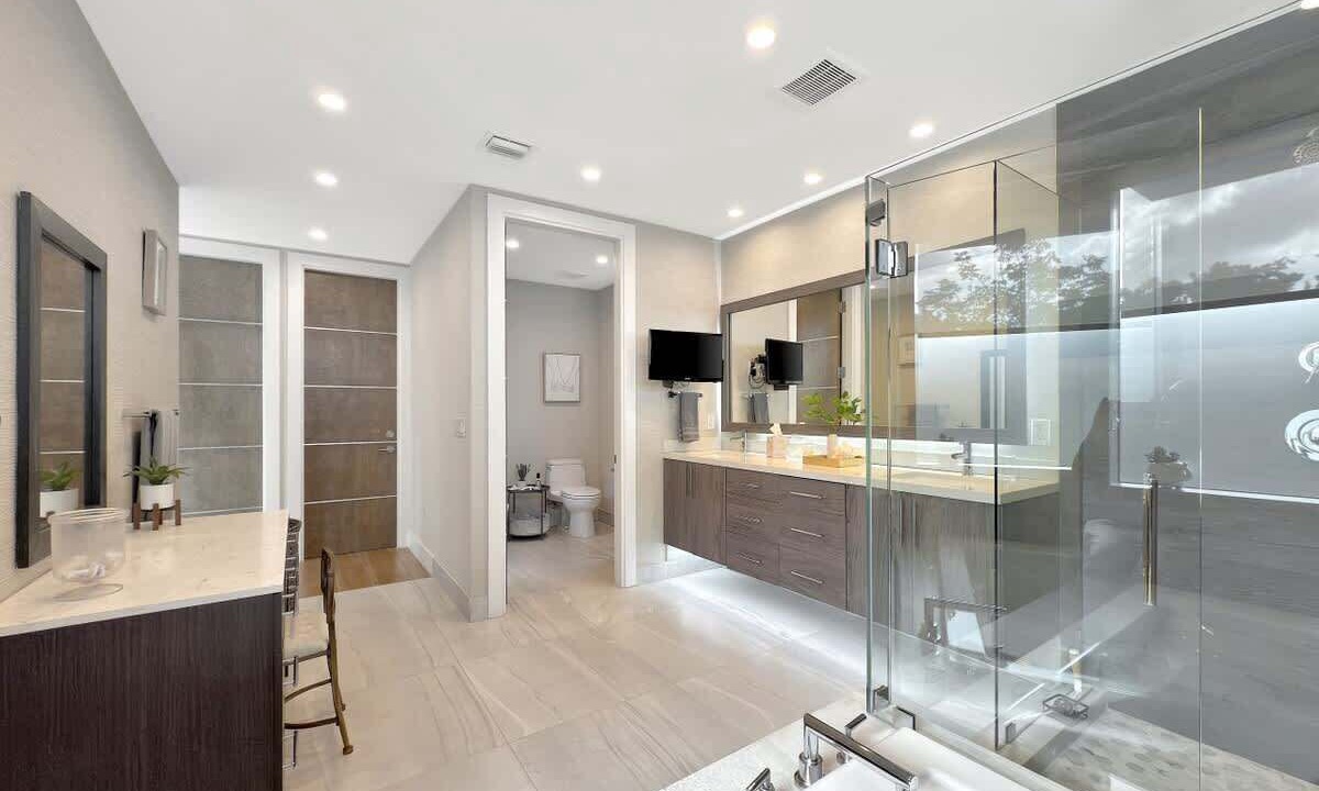 Photo of Bathroom in Coconut Grove