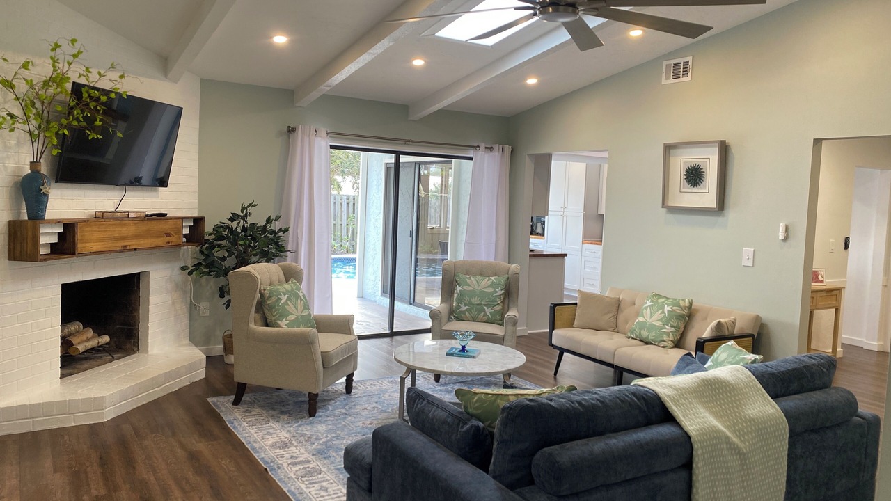 Photo of Livingroom in Whitney Beach