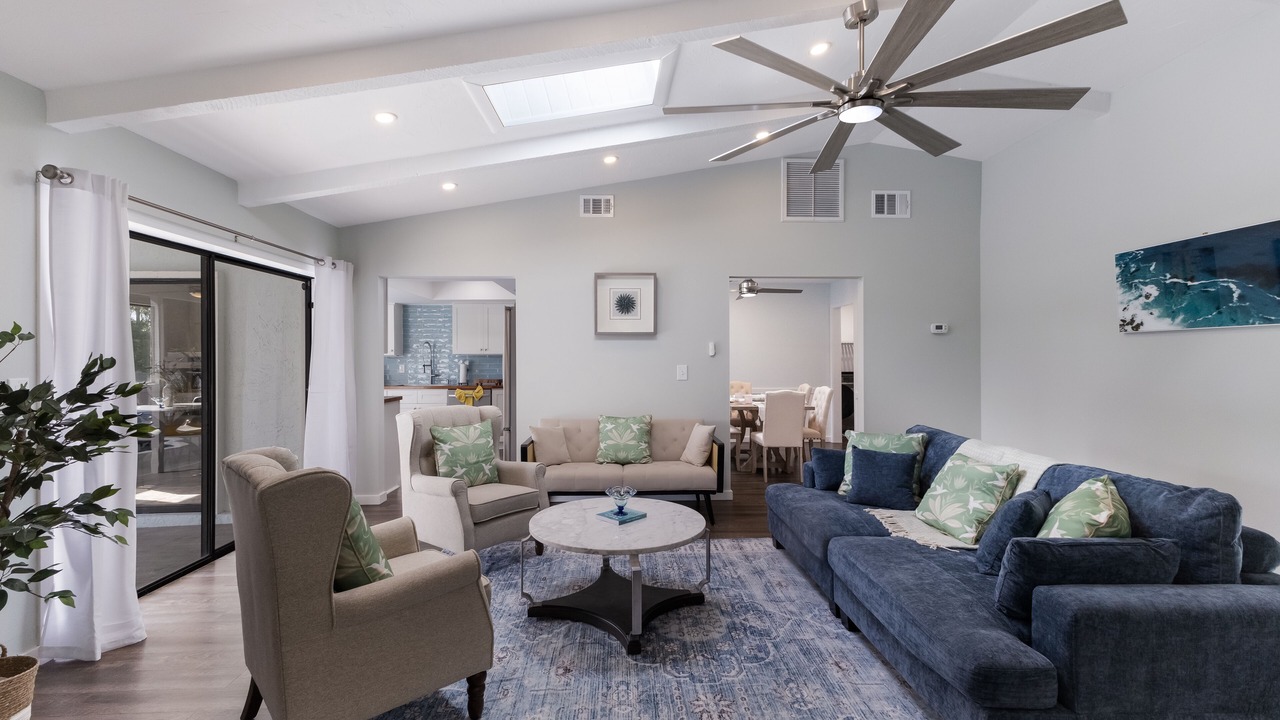 Photo of Livingroom in Whitney Beach