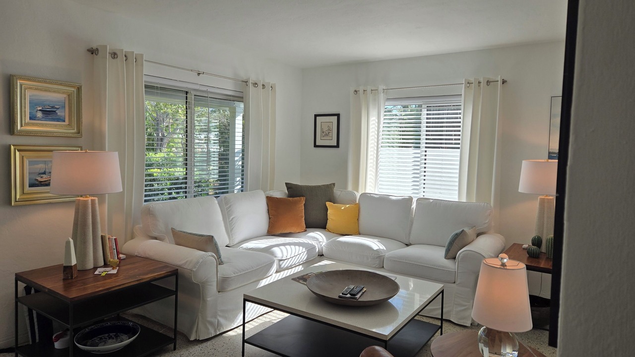 Photo of Livingroom in Bayview