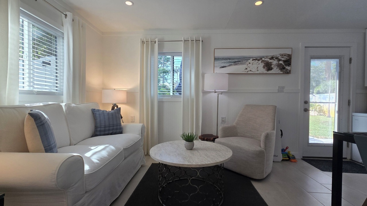 Photo of Livingroom in Bayview