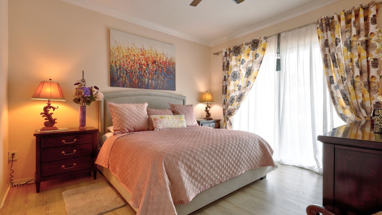 Photo of Bedroom in East Ocean Ave