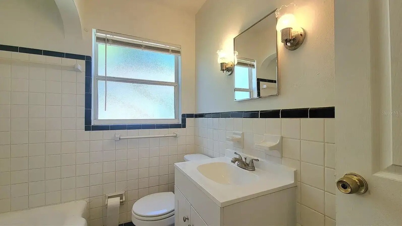 Photo of Bathroom in United Central