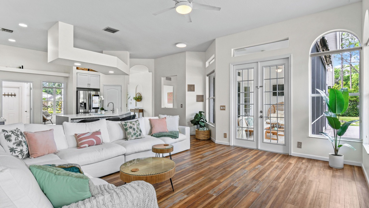 Photo of Livingroom in Hunt Club
