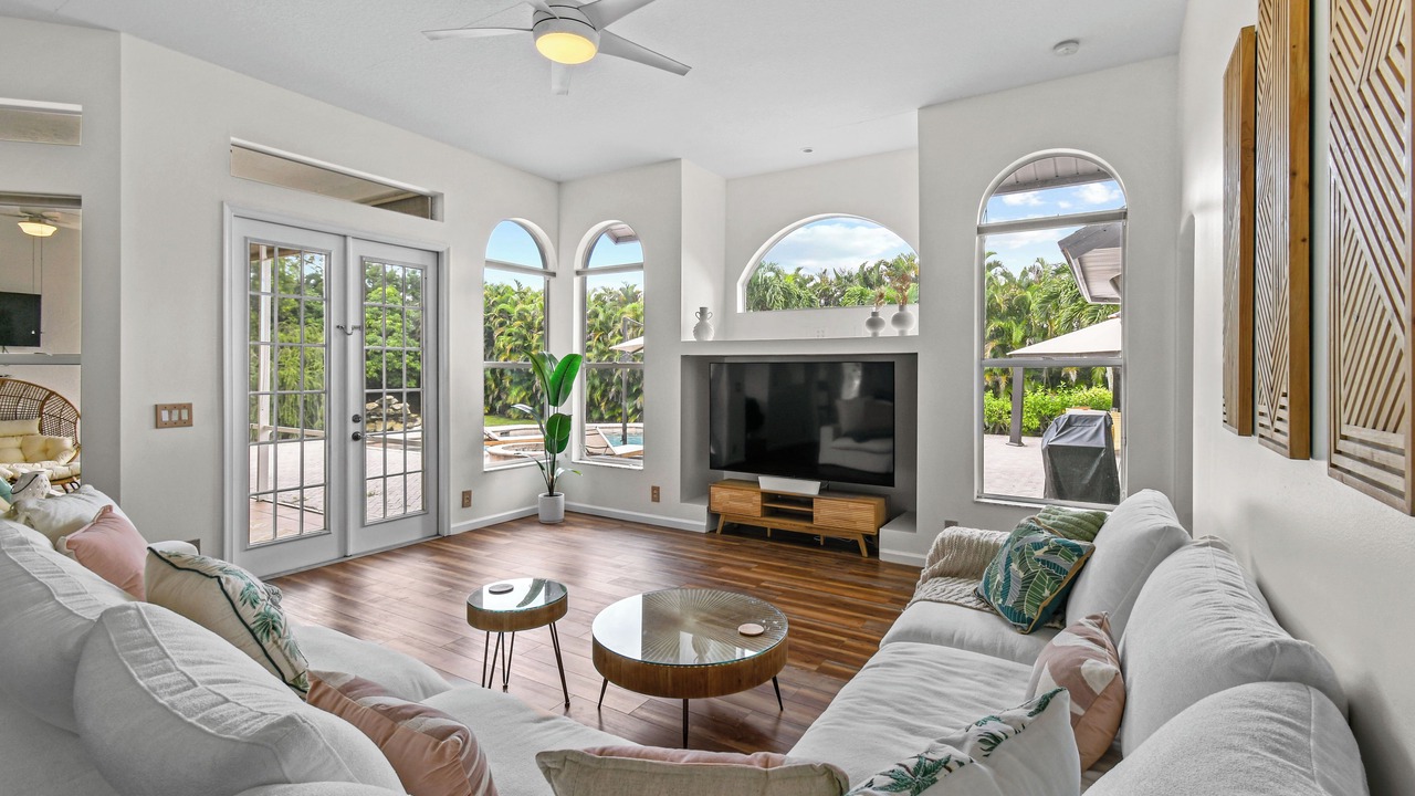 Photo of Livingroom in Hunt Club