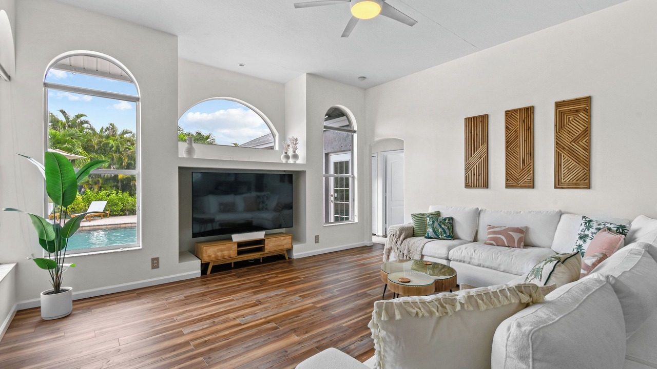 Photo of Livingroom in Hunt Club