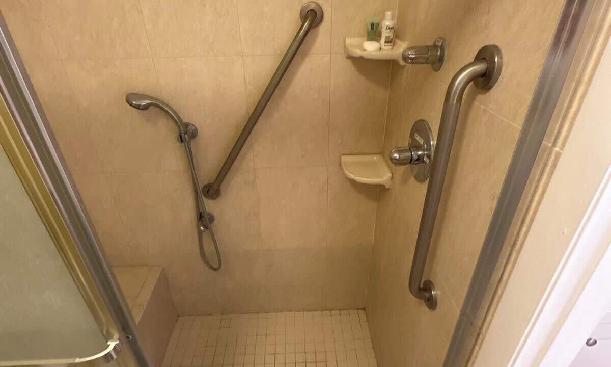 Photo of Bathroom in East Lake Woodlands