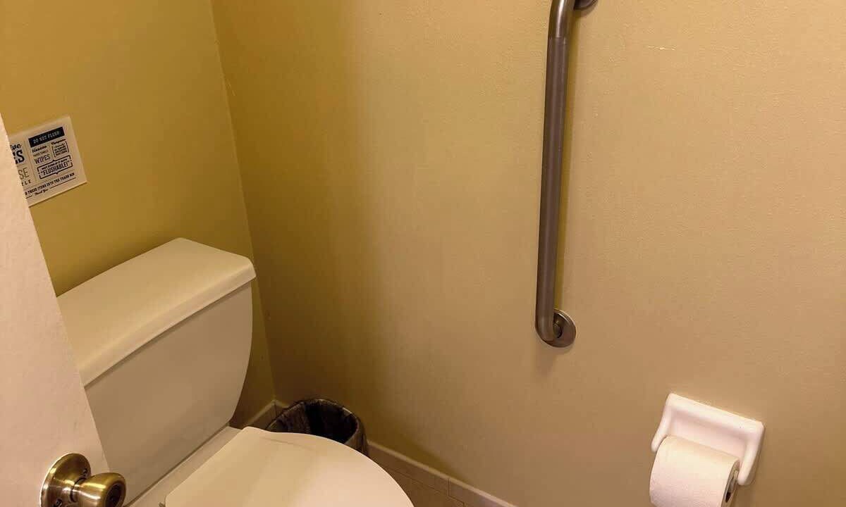 Photo of Bathroom in East Lake Woodlands
